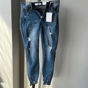 NWT High Rise Fly Button Distressed Split Ankle KanCan Jeans